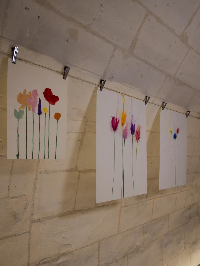 Pauline Bazignan, Ni fleurs ni batailles, musée d'Art moderne de Fontevraud Pauline Bazignan, Ni fleurs ni batailles, musée d'Art moderne de Fontevraud