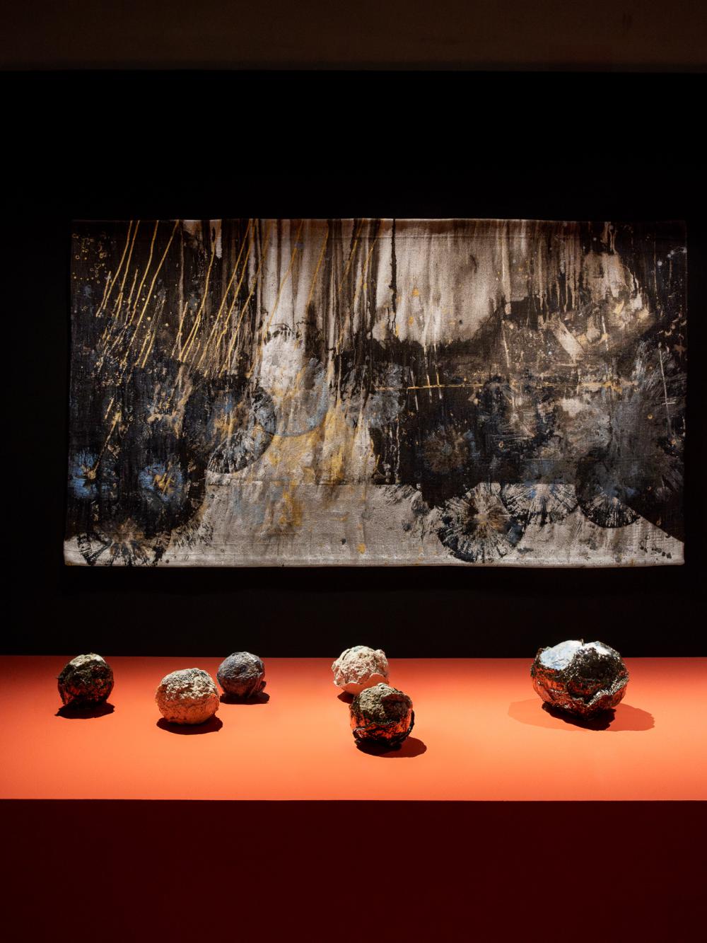 Pauline Bazignan, Ni fleurs ni batailles, musée d'Art moderne de Fontevraud Pauline Bazignan, Ni fleurs ni batailles, musée d'Art moderne de Fontevraud